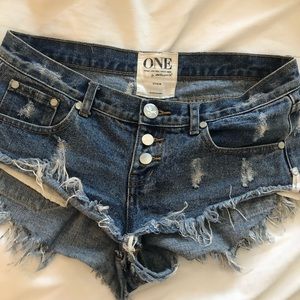 One teaspoon Bonitas